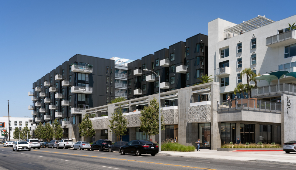  AVA HOLLYWOOD AC Martin